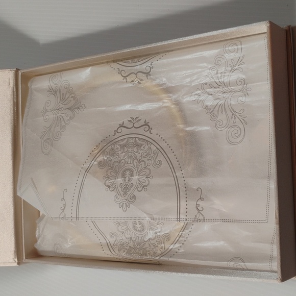 Burberrys Vintage Necklace Earrings Set RARE HARD TO FIND Amazing Condition - Picture 8 of 9